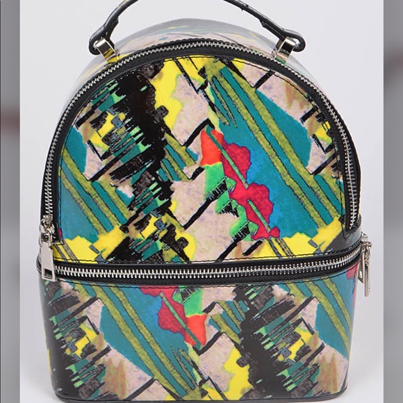 Mixed color backpacks - Picture 1 of 2